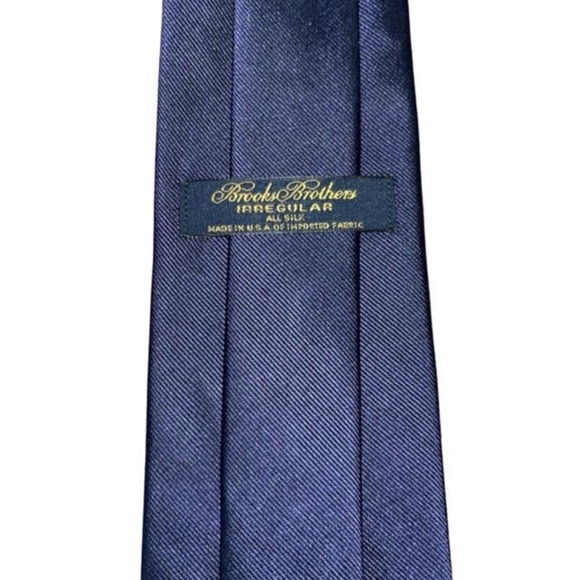 BROOKS BROTHER Silk Solid Dark Blue Tie BRAND NEW - Picture 3 of 3